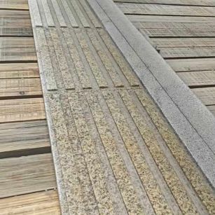 莆田黄金麻盲道石 盲条