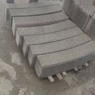 莆田芝麻白弧形路牙石