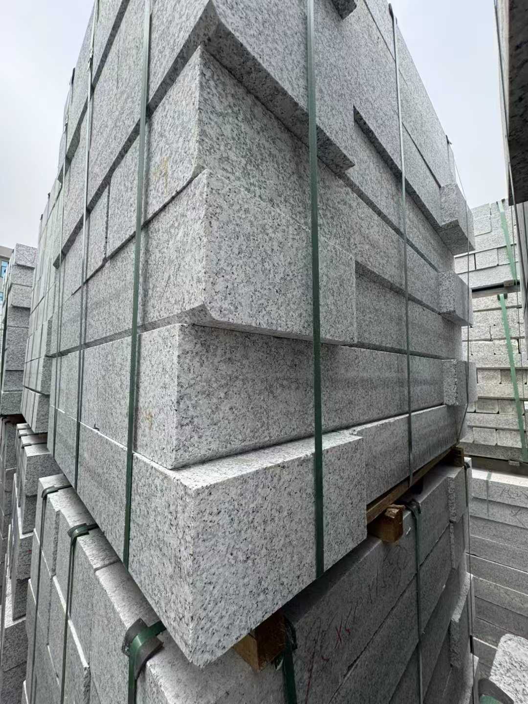 莆田芝麻白路牙石 马路牙子