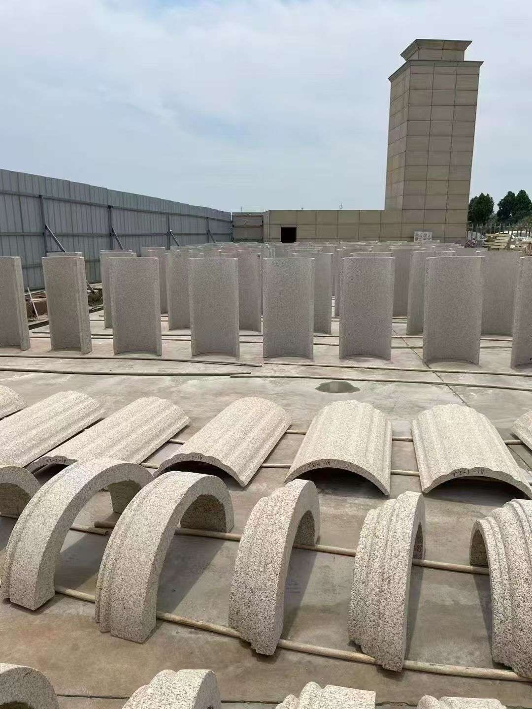 莆田黄金麻别墅柱皮 异形 线条定制